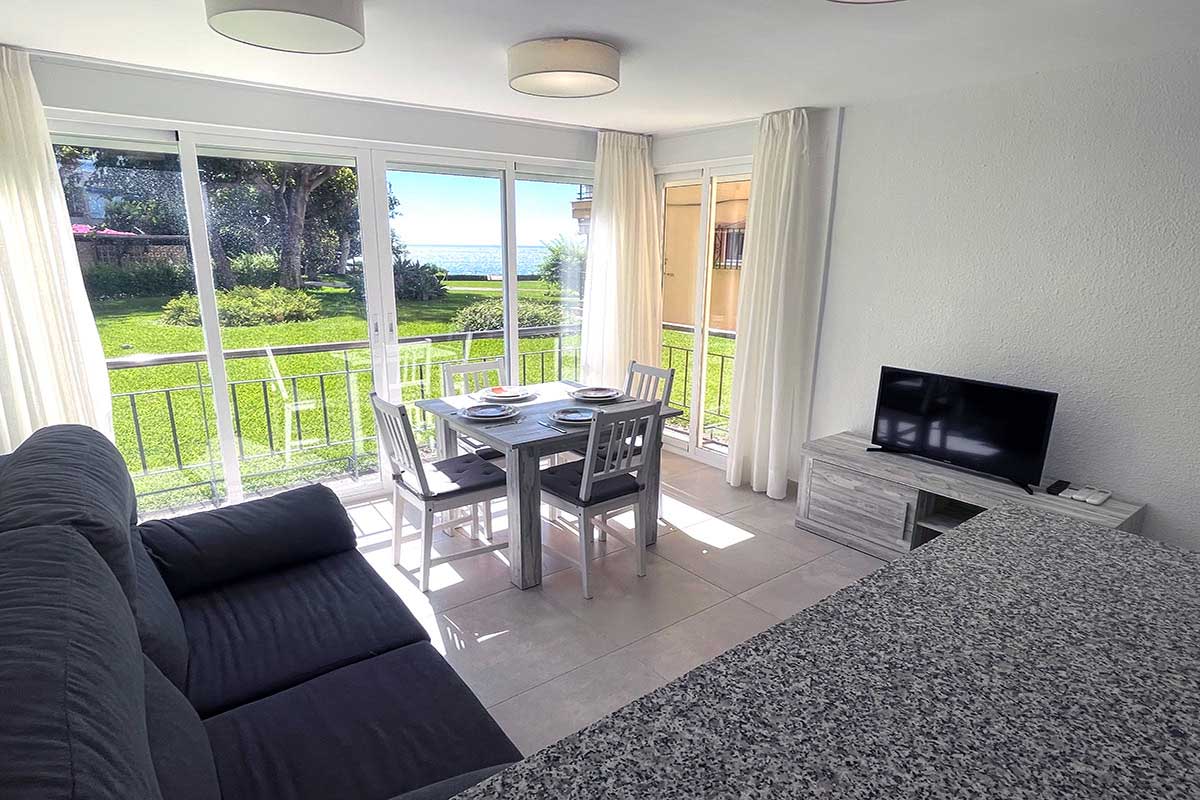 Salon apartamento preimera linea Estepona